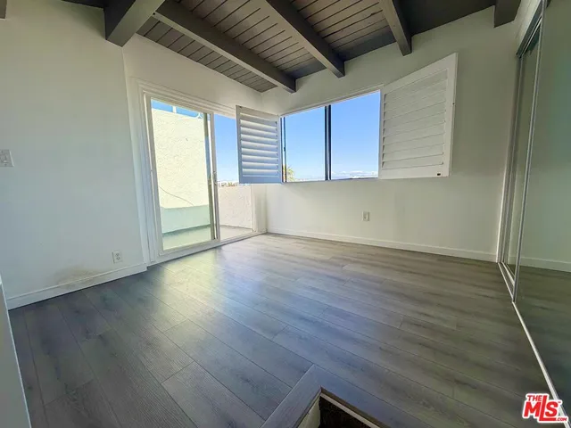 $3,850 | 14 Mast Street, Unit 2, Marina del Rey, CA 90292
