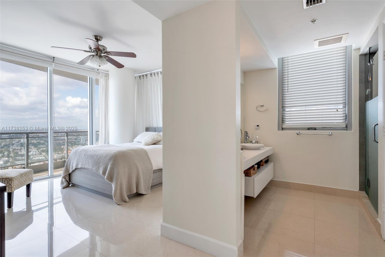 92 Southwest 3rd Street, Unit 4105 Miami, FL 33130 - Photo 6 of 14 Gallery Image 6