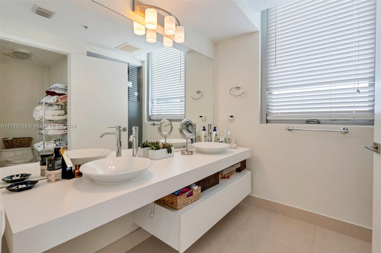 92 Southwest 3rd Street, Unit 4105 Miami, FL 33130 - Photo 8 of 14 Gallery Image 8