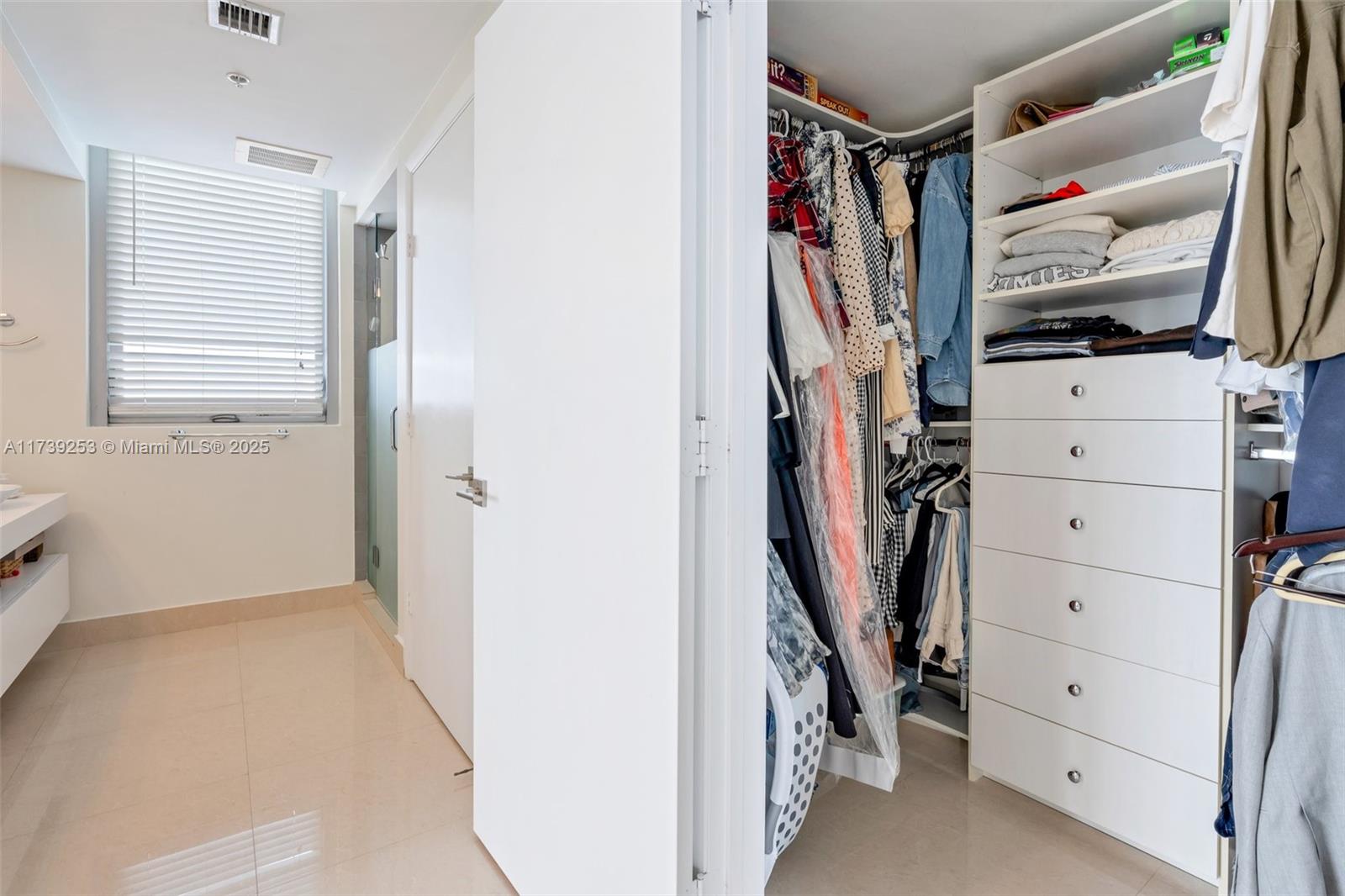 92 Southwest 3rd Street, Unit 4105 Miami, FL 33130 - Photo 9 of 14 Gallery Image 9