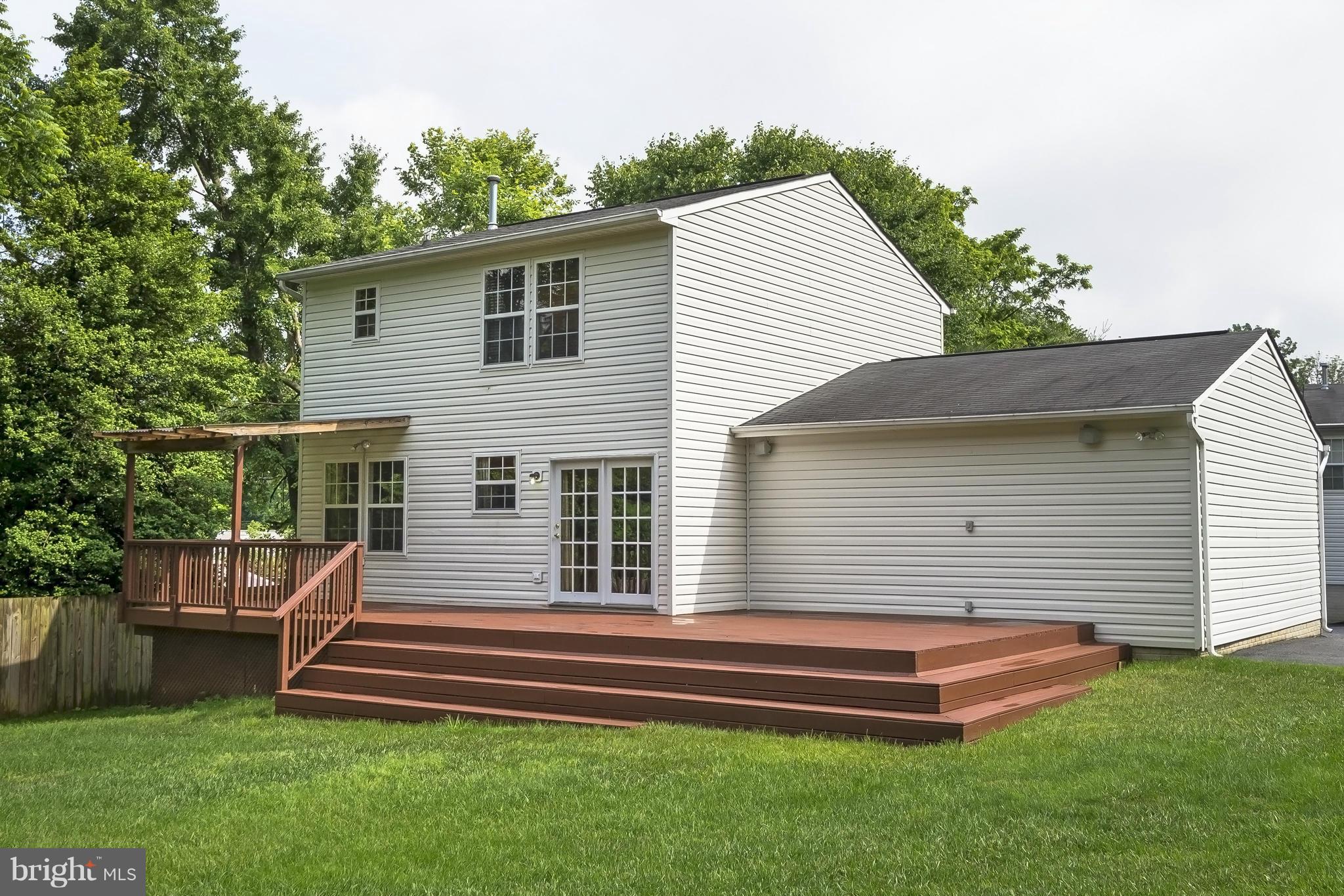 2122 Frederick Road Baltimore, MD 21228 - Photo 21 of 25 Exterior (Rear)