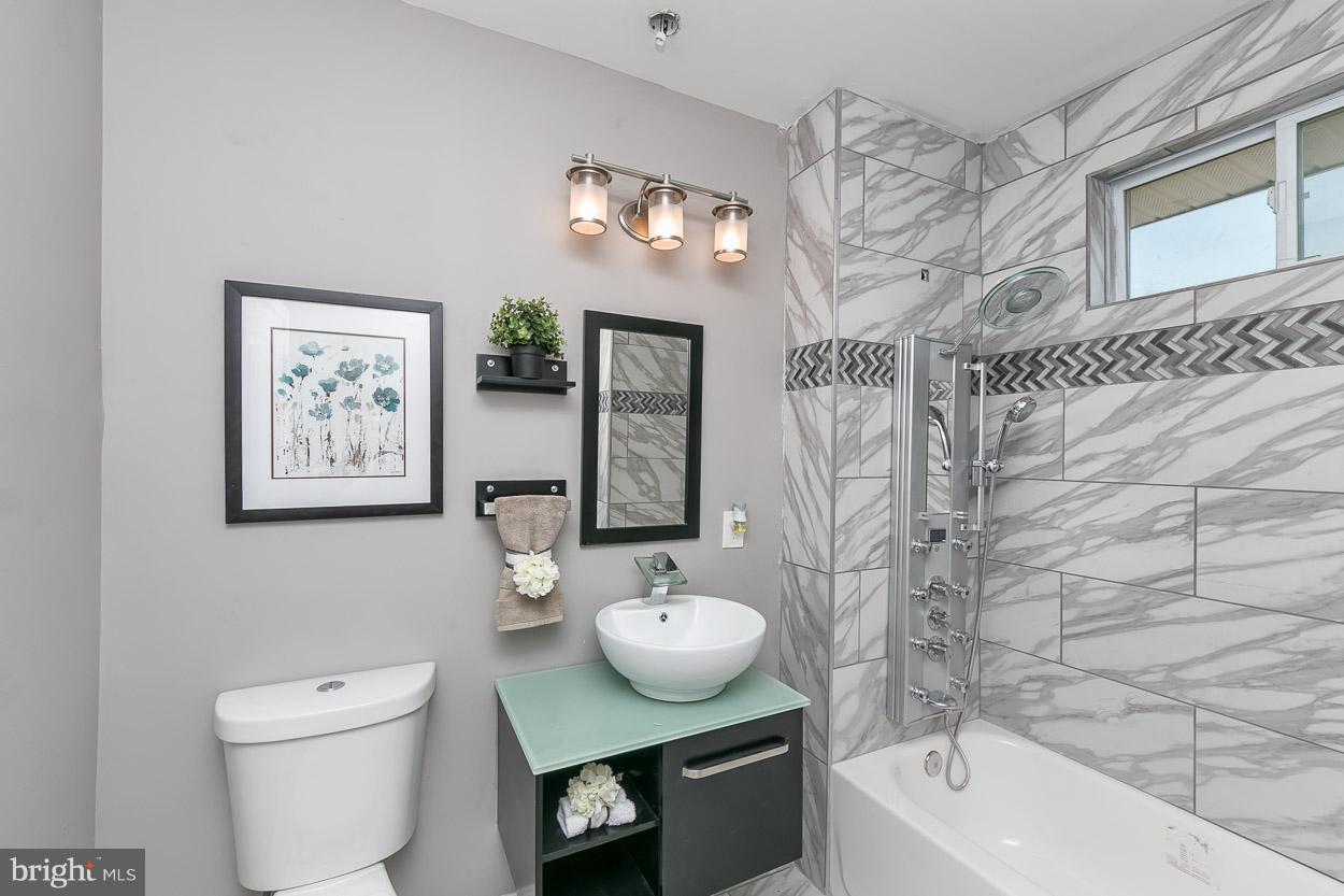 3403 Ellamont Road Baltimore, MD 21215 - Photo 20 of 30 Bath (Master)