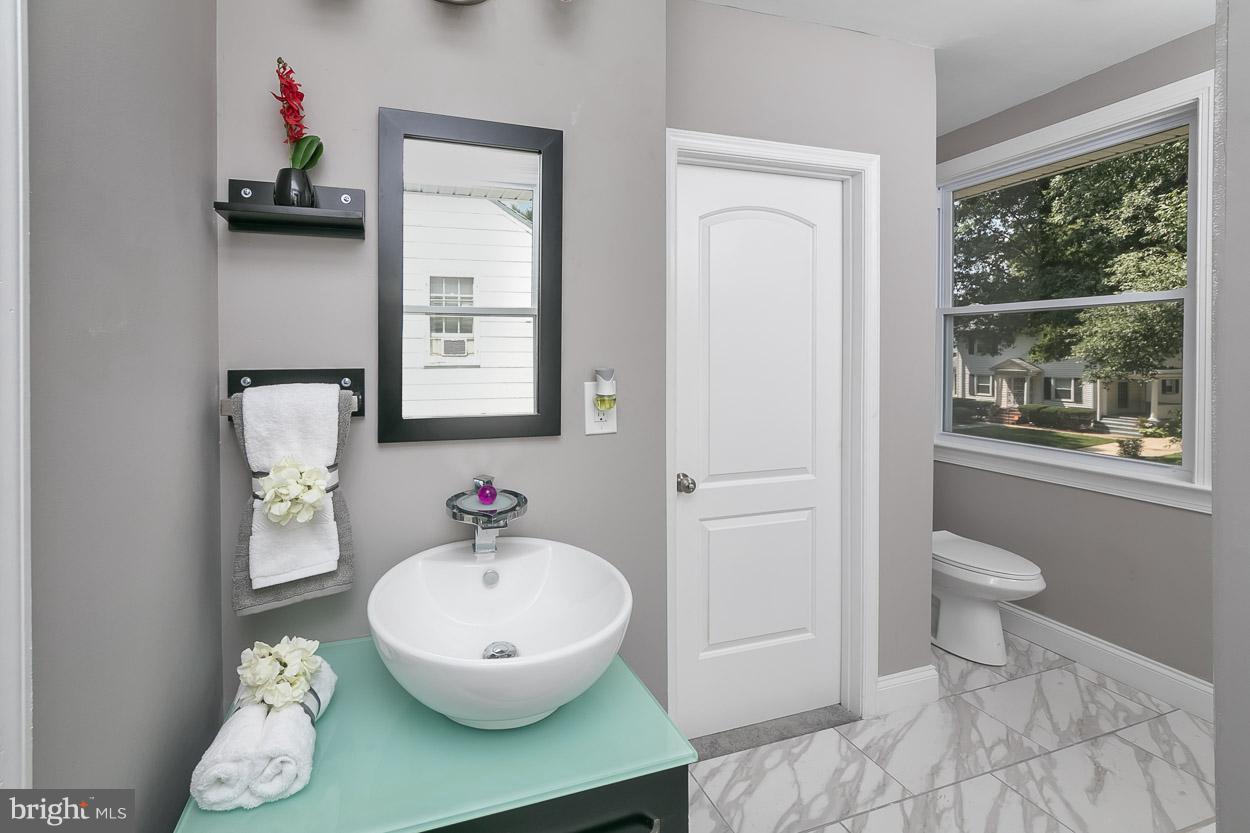 3403 Ellamont Road Baltimore, MD 21215 - Photo 22 of 30 Bath