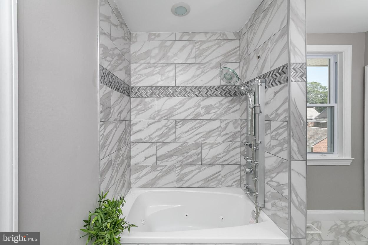 3403 Ellamont Road Baltimore, MD 21215 - Photo 23 of 30 Bath