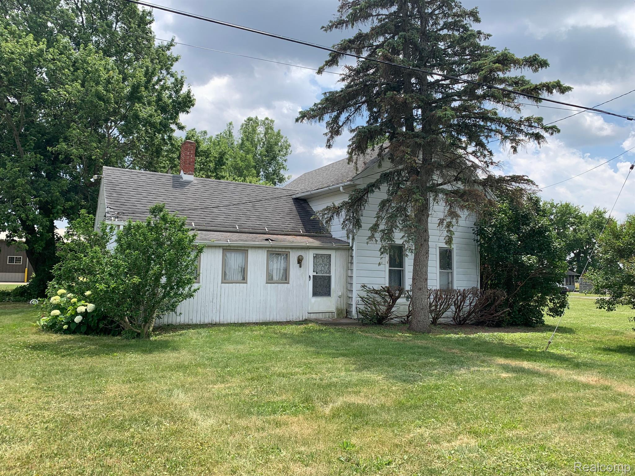 562 East Labo Road Carleton, MI 48117 - Photo 1 of 20 Gallery Image 1