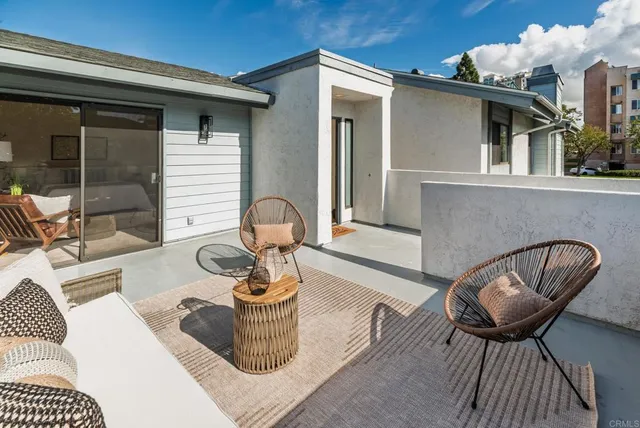 a view of a livingroom with furniture
