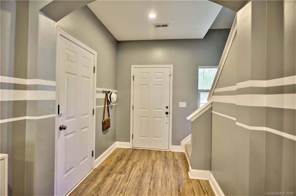 1200 Skyview Road Charlotte, NC 28208 - Photo 4 of 28 Gallery Image 4