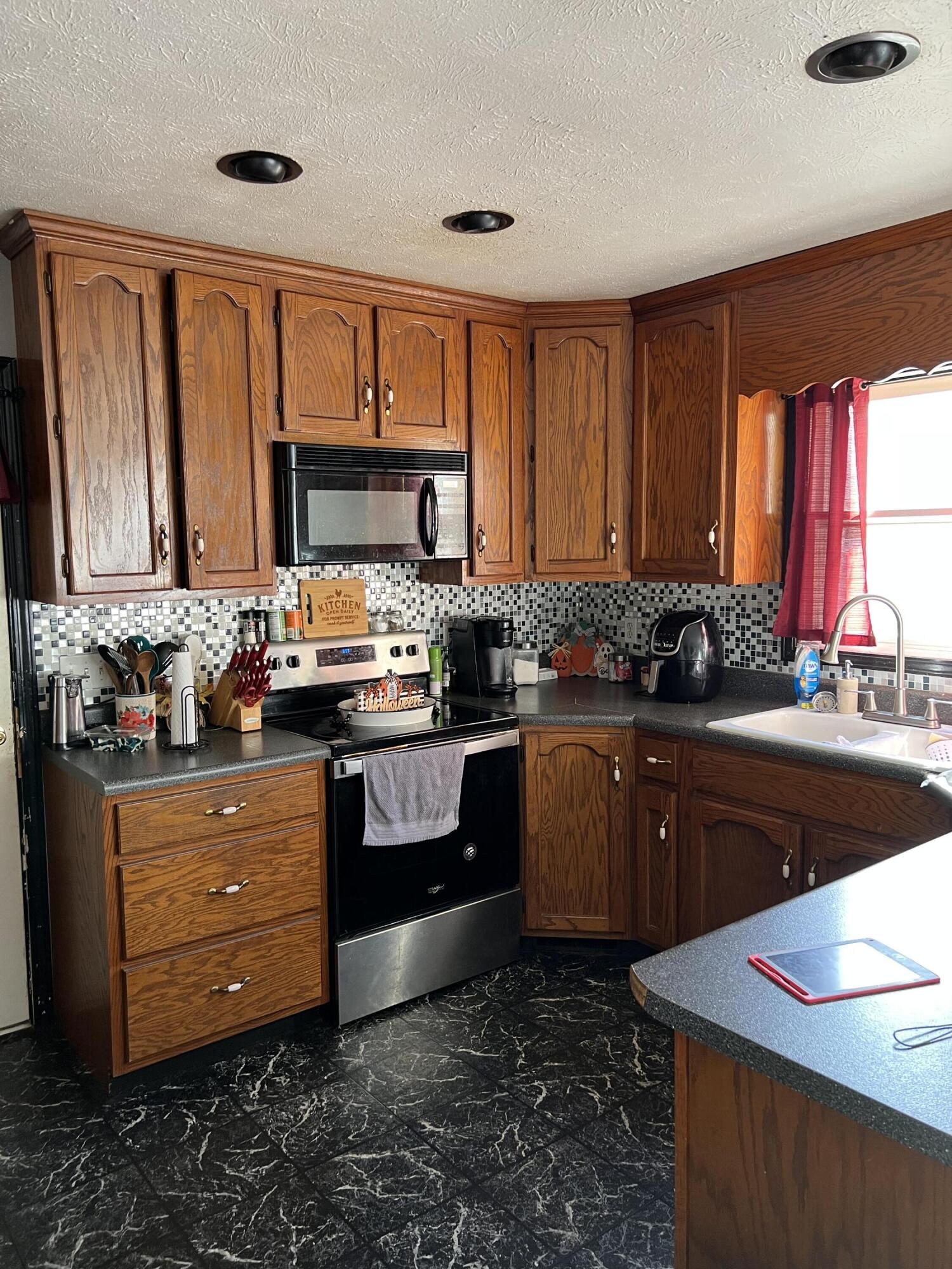 3186 Pocket Road Whitwell, TN 37397 - Photo 3 of 17 18EEF56C-03A4-41BC-A6B8-2DCD86348E4C