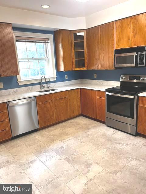 8319 Rising Ridge Way Bethesda, MD 20817 - Photo 9 of 38 Kitchen/New Counter Tops