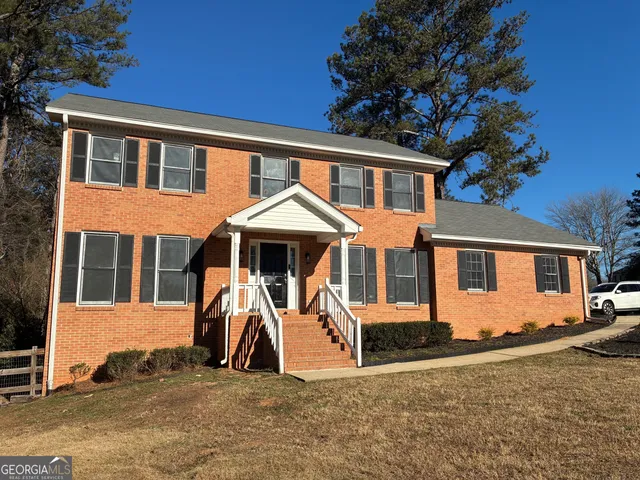 $369,900 | 560 Clubhouse Drive Southeast, Conyers, GA 30094
