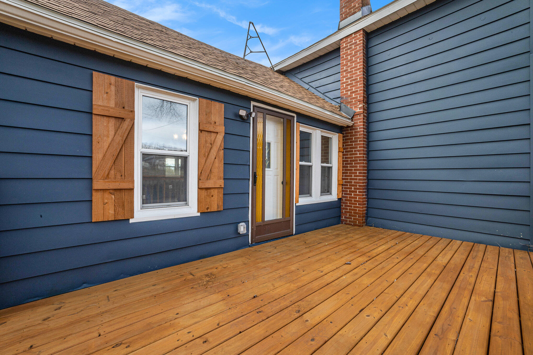 1531 West Stanton Road Stanton, MI 48888 - Photo 23 of 31 Front Deck