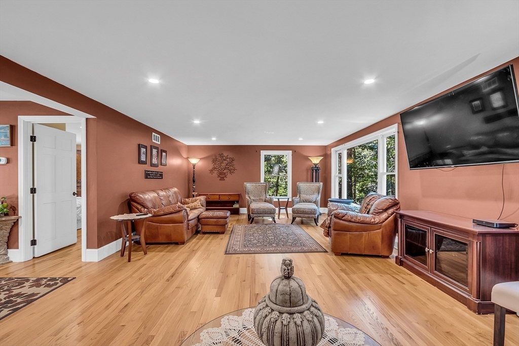 33 School Street Dunstable, MA 01827 - Photo 13 of 42