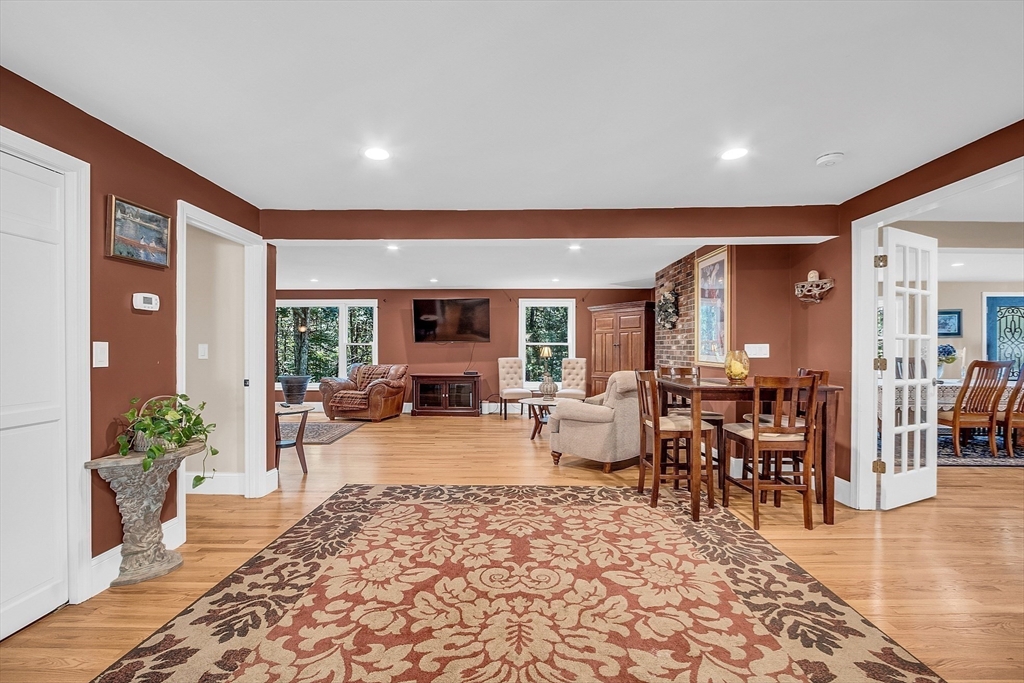 33 School Street Dunstable, MA 01827 - Photo 14 of 42