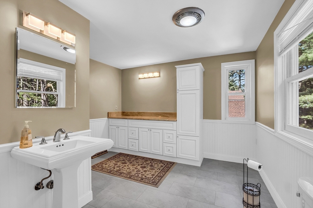 33 School Street Dunstable, MA 01827 - Photo 27 of 42