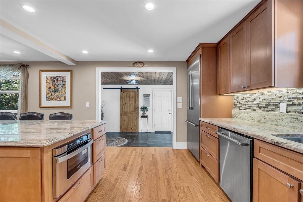 33 School Street Dunstable, MA 01827 - Photo 7 of 42