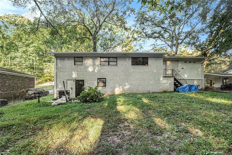 2210 Rhinehill Road Southeast Atlanta, GA 30315 - Photo 14 of 16