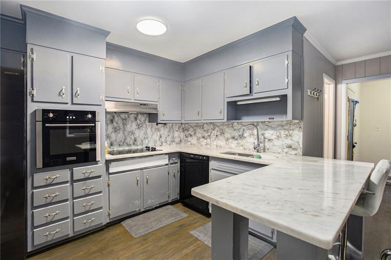 2210 Rhinehill Road Southeast Atlanta, GA 30315 - Photo 5 of 16