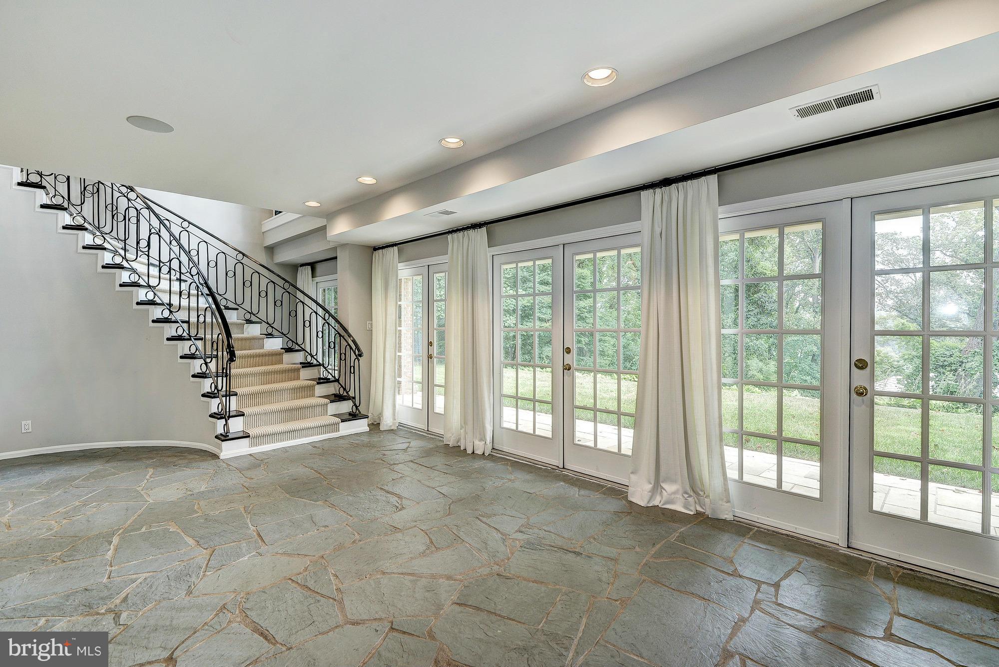 626 Chain Bridge Road McLean, VA 22101 - Photo 24 of 30 Lower Level Landing