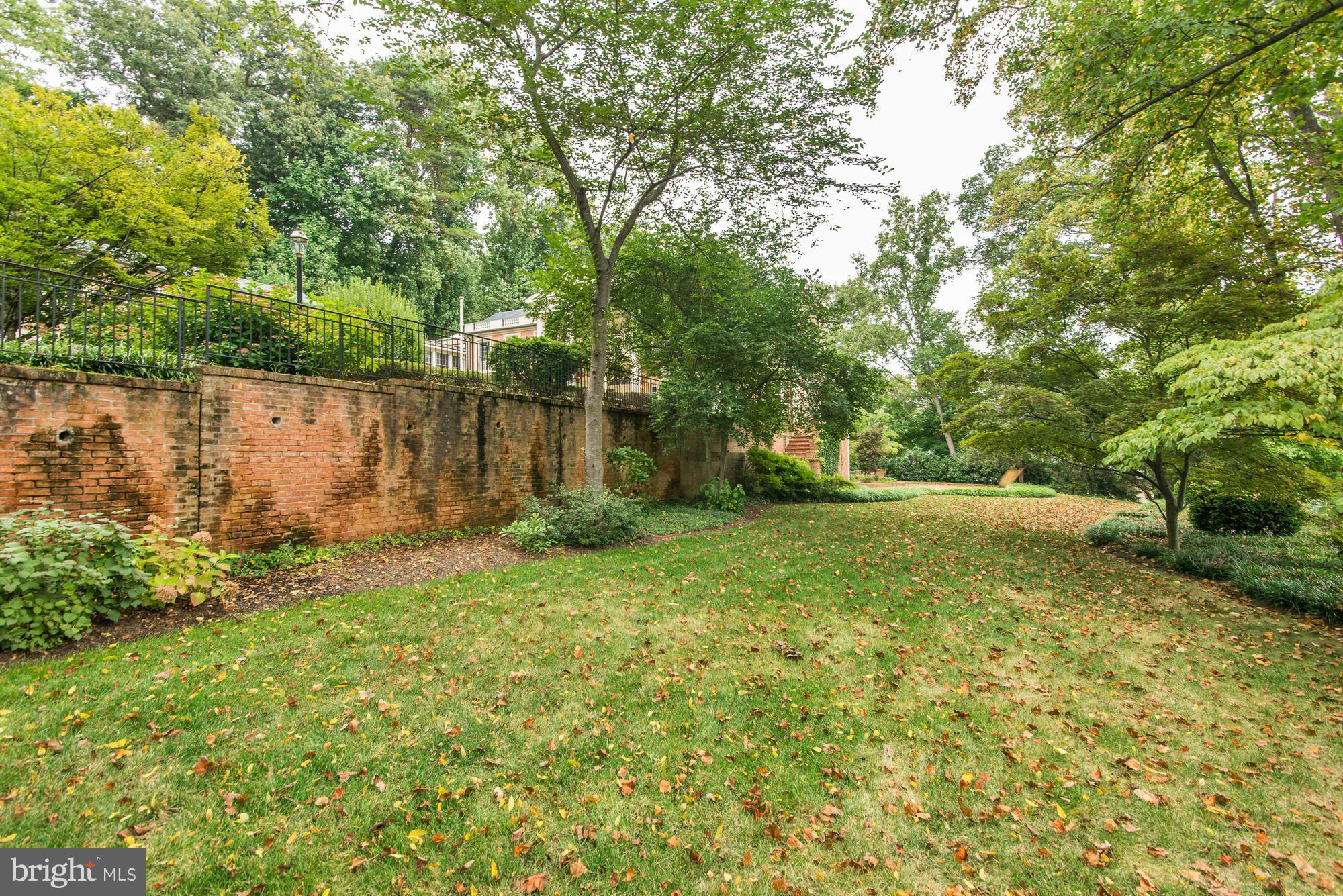 626 Chain Bridge Road McLean, VA 22101 - Photo 27 of 30 Exterior (General)