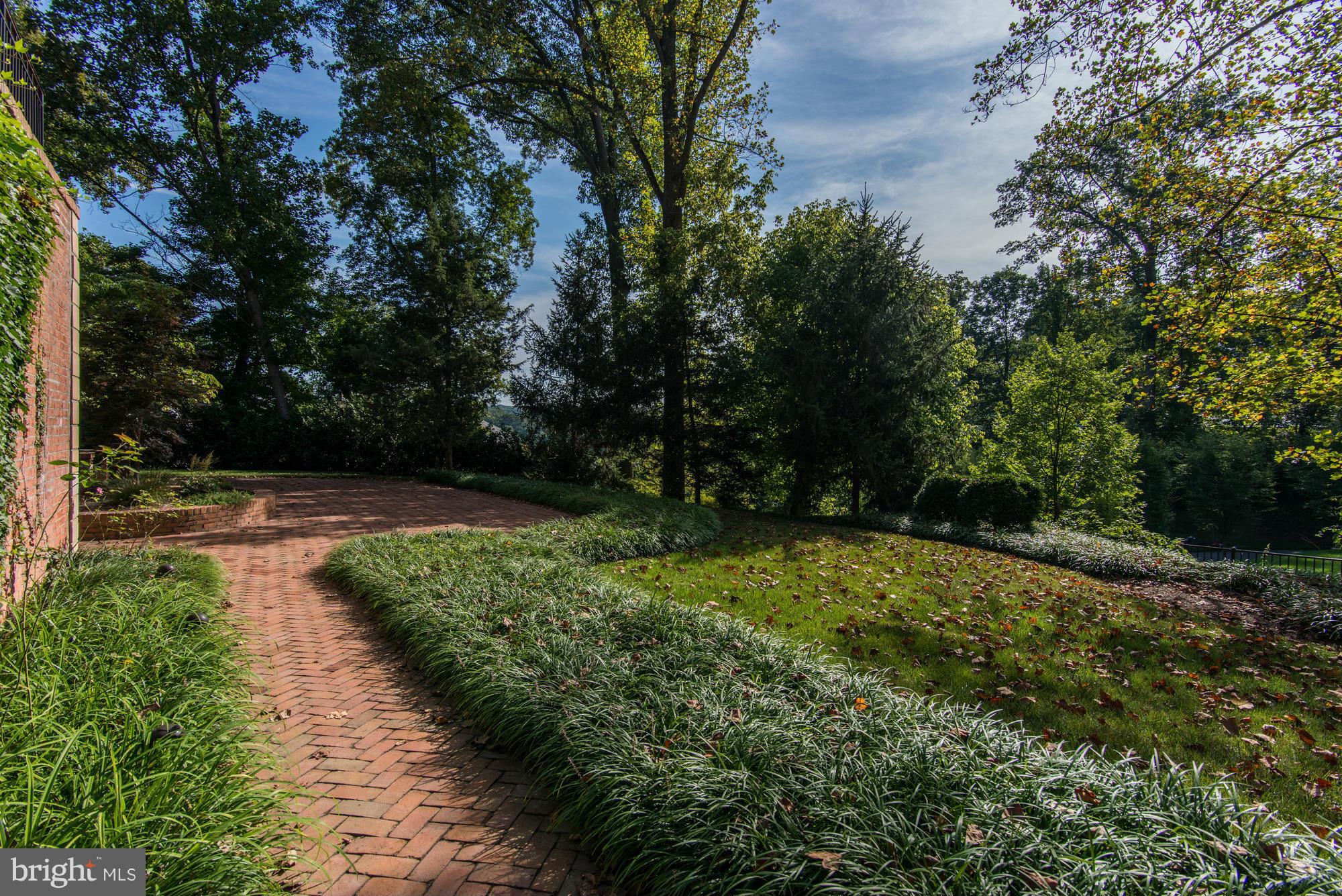 626 Chain Bridge Road McLean, VA 22101 - Photo 28 of 30 Exterior (General)