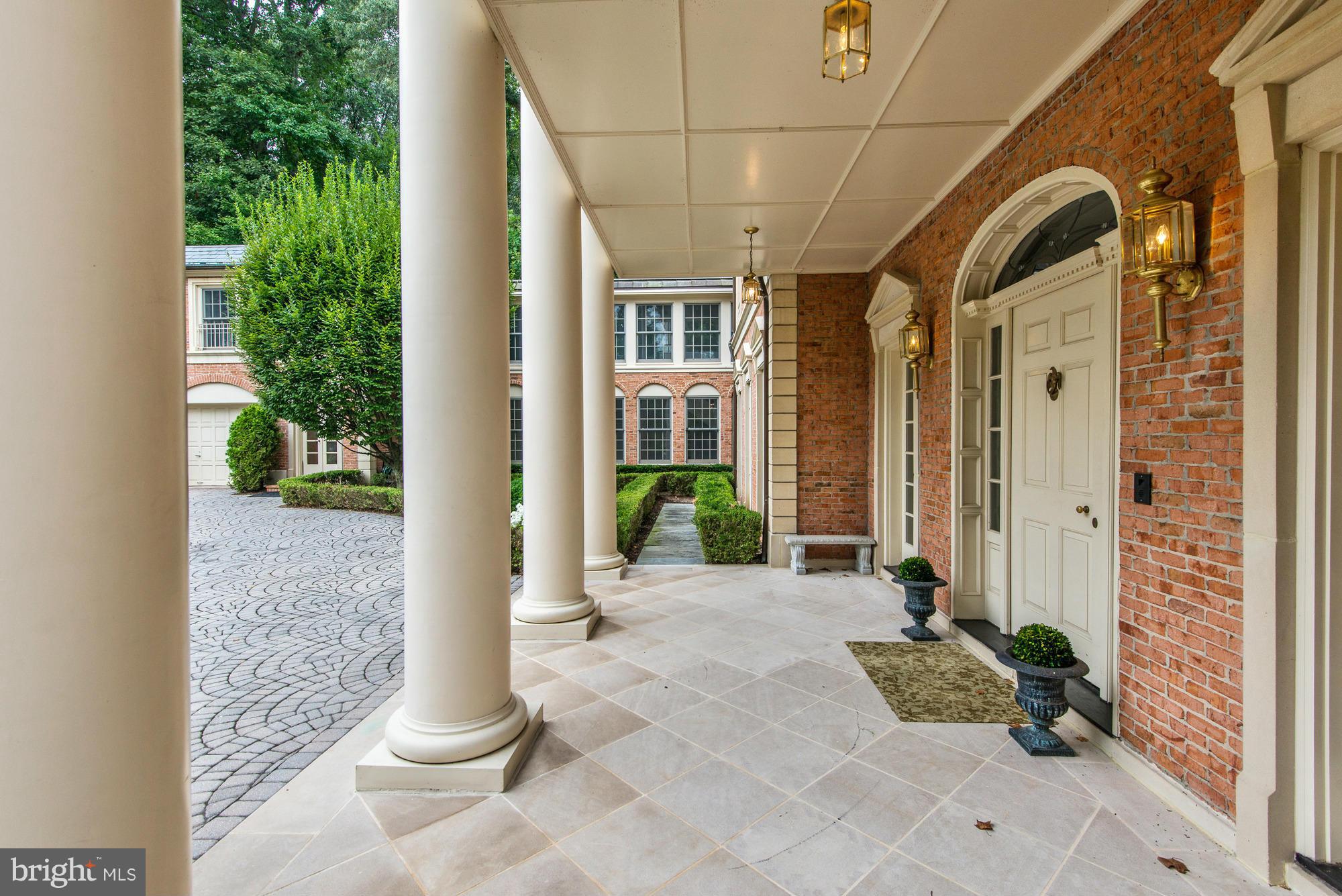 626 Chain Bridge Road McLean, VA 22101 - Photo 4 of 30 Exterior (Front)