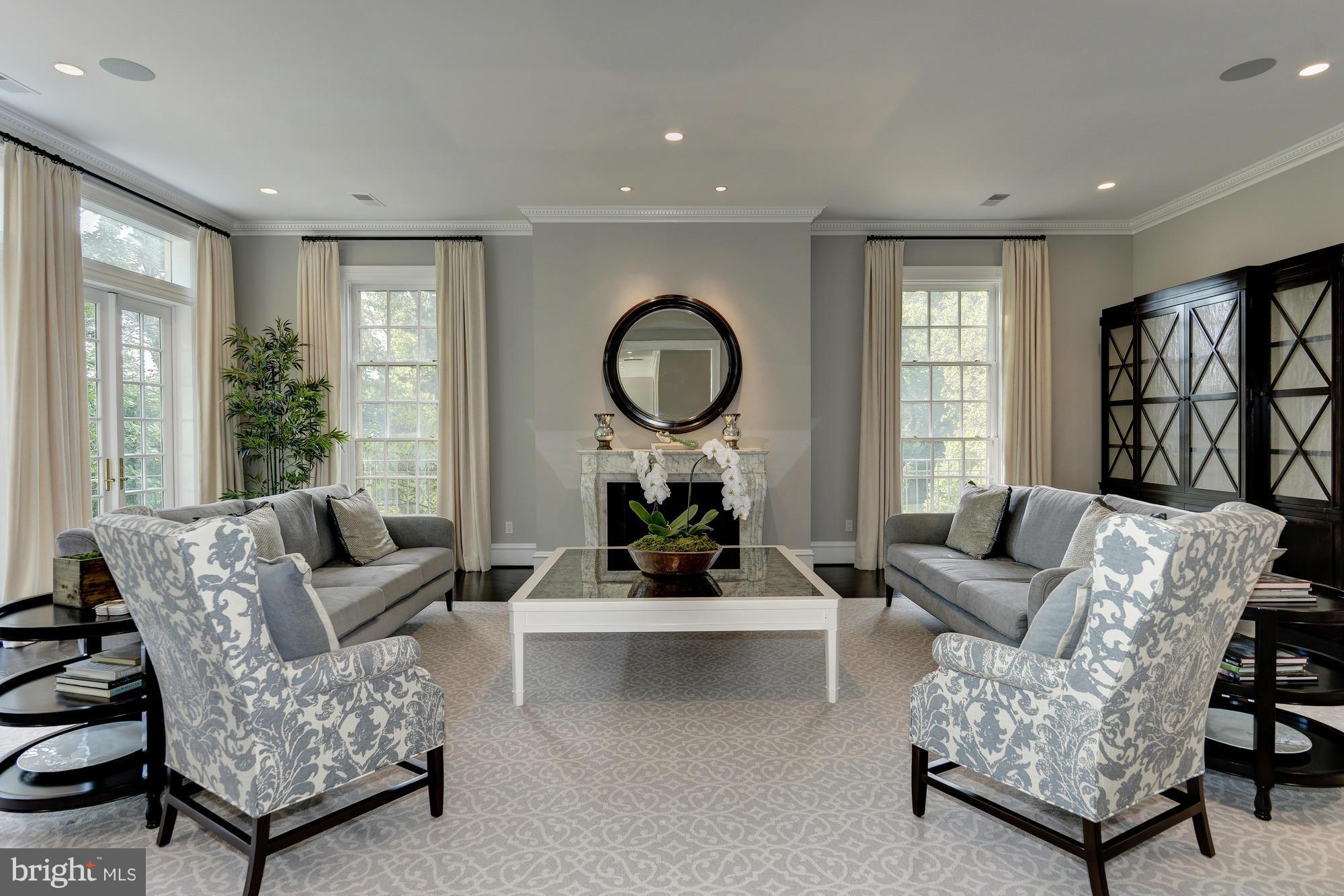 626 Chain Bridge Road McLean, VA 22101 - Photo 8 of 30 Living Room