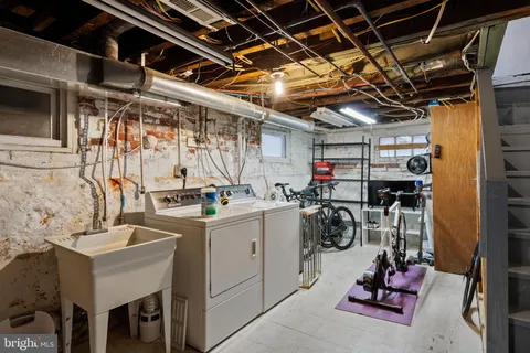 a picture of city view