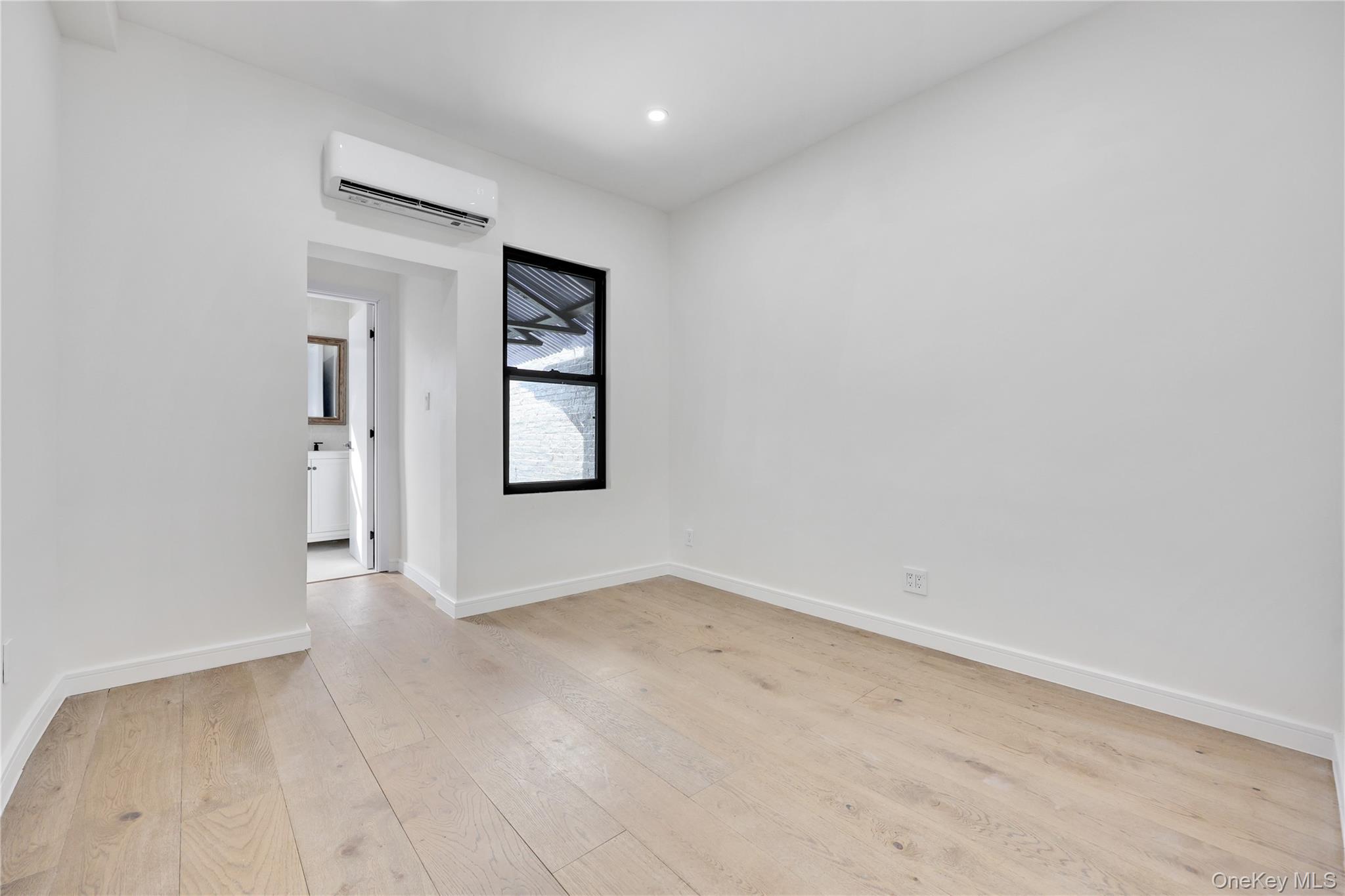 962 East 221st Street Bronx, NY 10469 - Photo 11 of 33