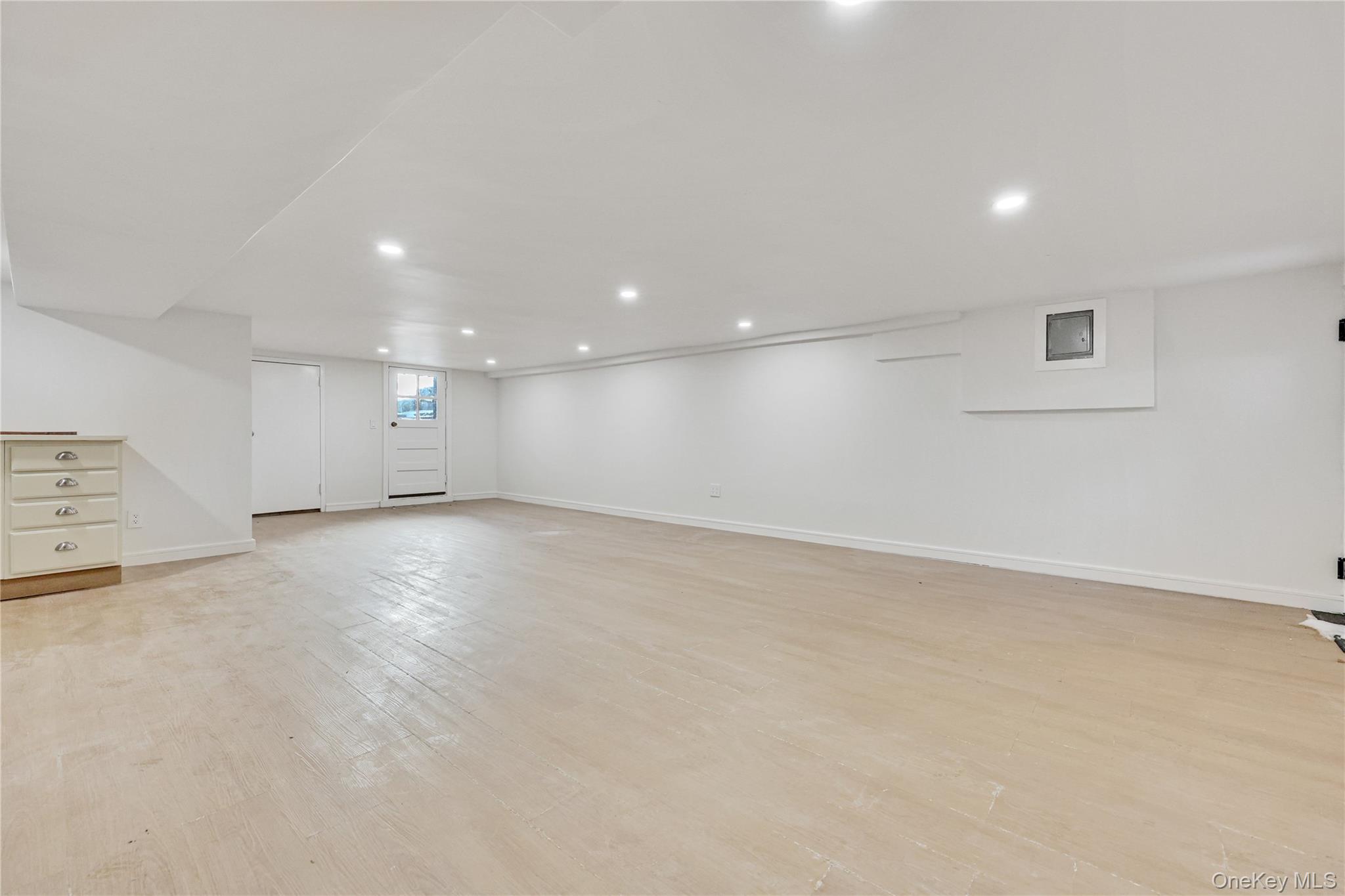 962 East 221st Street Bronx, NY 10469 - Photo 15 of 33