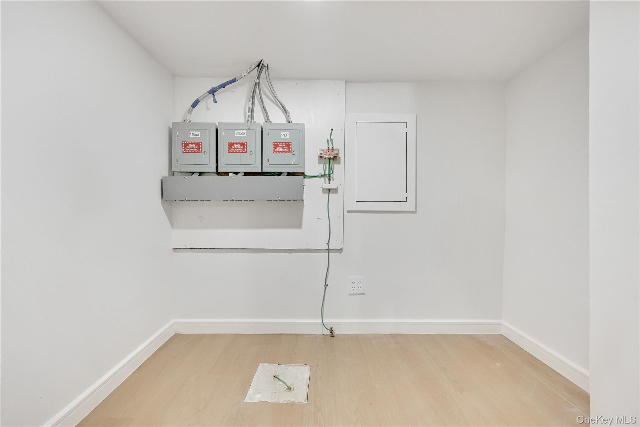 962 East 221st Street Bronx, NY 10469 - Photo 17 of 33