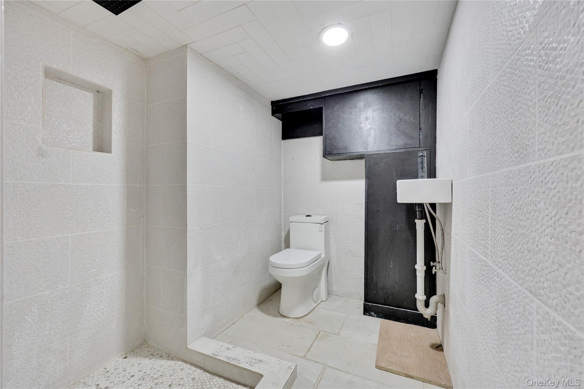 962 East 221st Street Bronx, NY 10469 - Photo 18 of 33