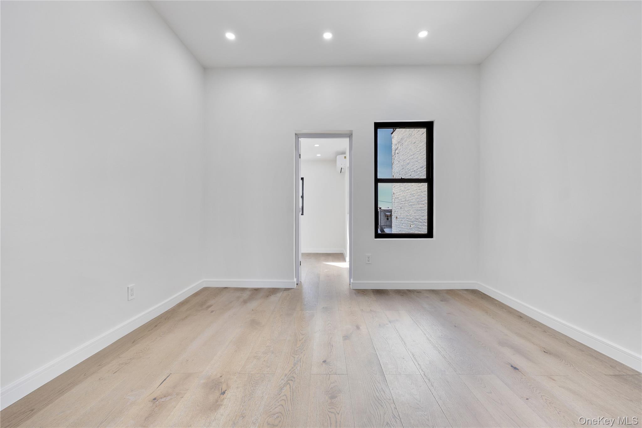 962 East 221st Street Bronx, NY 10469 - Photo 23 of 33