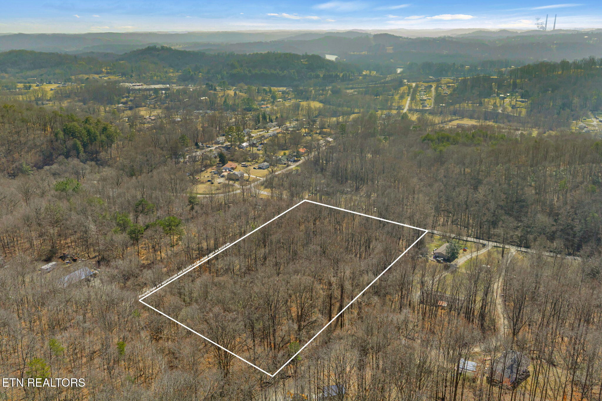 Bazel Road, Unit 63 00 Harriman, TN 37748 - Photo 4 of 8 7-web-or-mls-Bazel Road-7-1