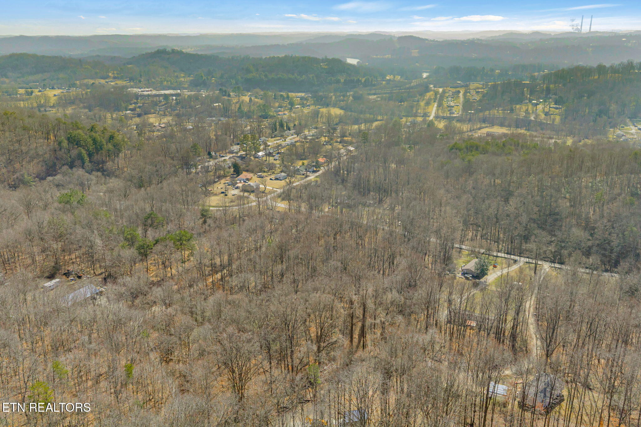 Bazel Road, Unit 63 00 Harriman, TN 37748 - Photo 5 of 8 8-web-or-mls-Bazel Road-7