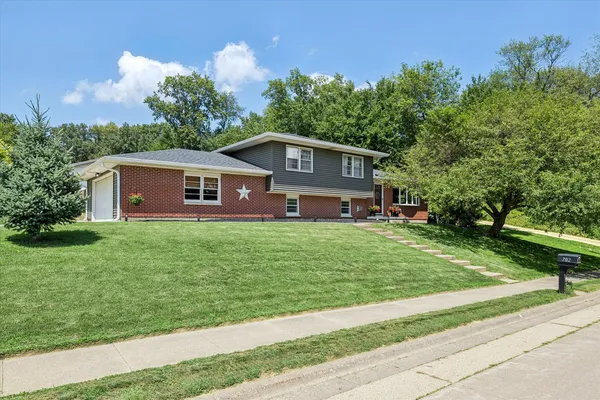 $264,900 | 702 15th Avenue Northwest, Clinton, IA 52732
