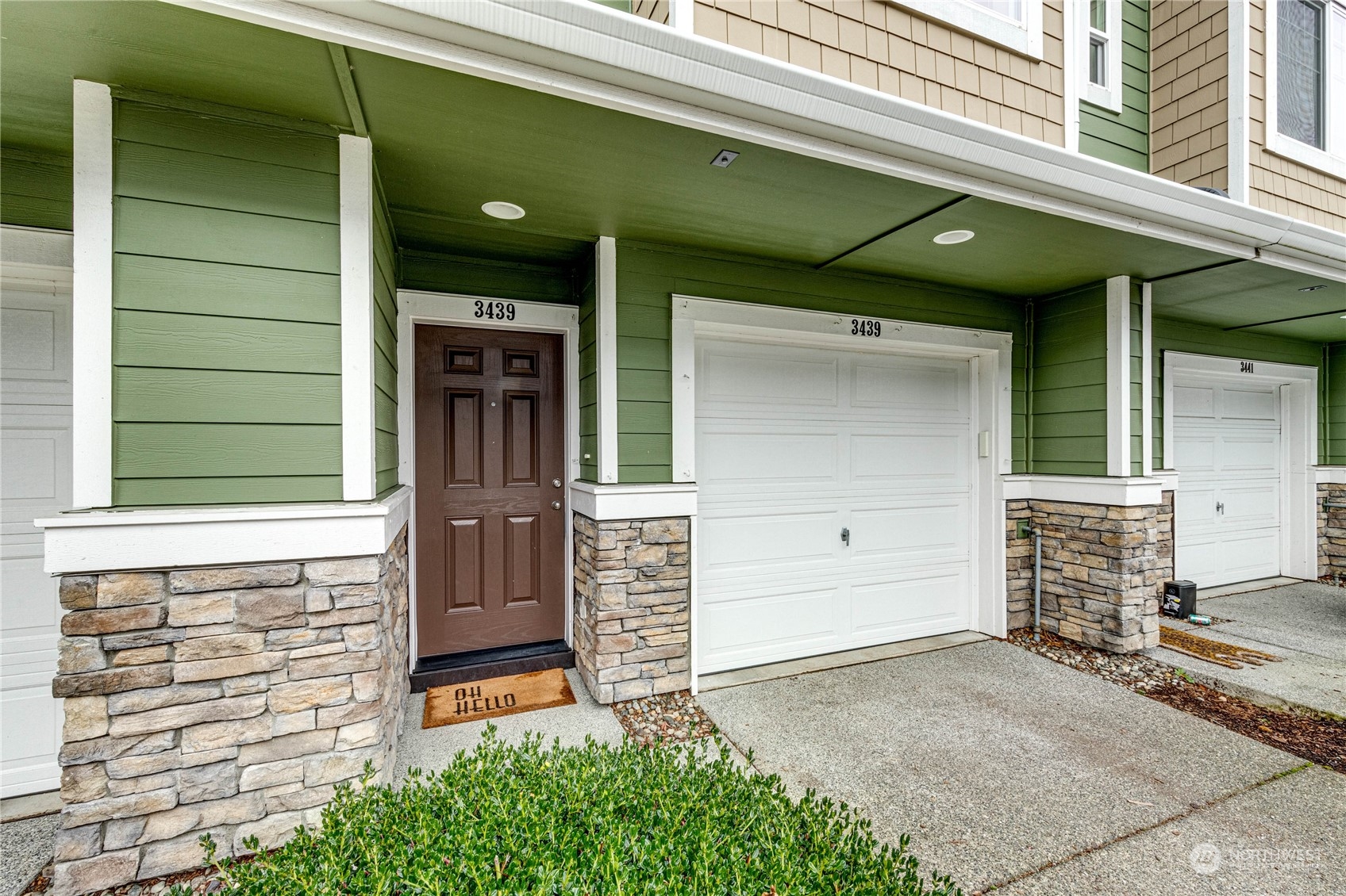 3439 31st Drive Everett, WA 98201 - Photo 2 of 33