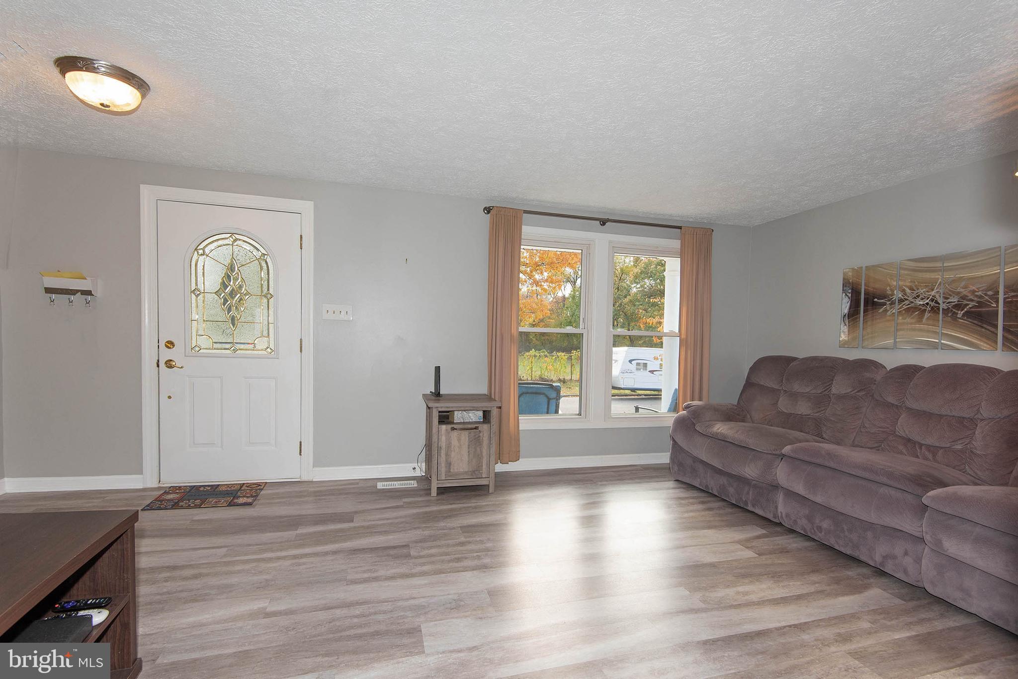 8521 Summit Road Pasadena, MD 21122 - Photo 3 of 35 Gallery Image 3