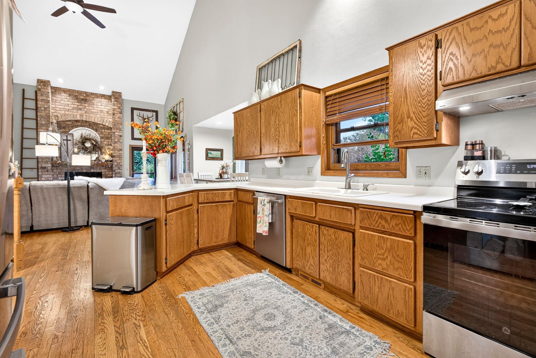 1408 West Seneca Drive Appleton, WI 54914 - Photo 4 of 50 Gallery Image 4