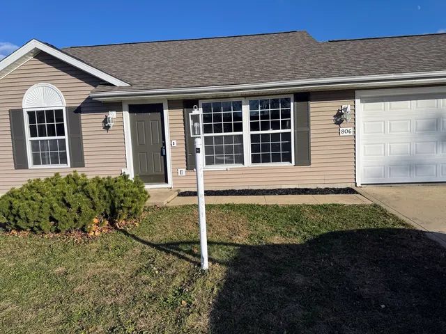$195,000 | 806 South Sunny Lane, Urbana, IL 61802