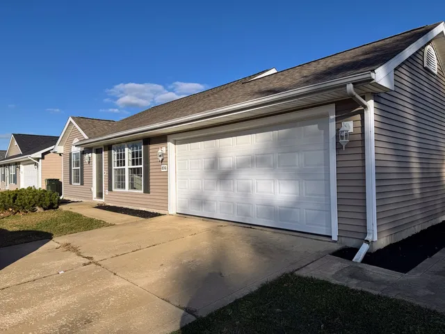 $195,000 | 806 South Sunny Lane, Urbana, IL 61802