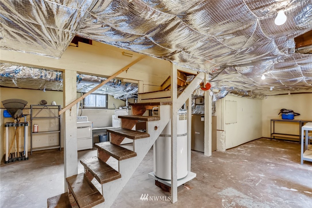 4207 Interlake Avenue North Seattle, WA 98103 - Photo 20 of 25 Gallery Image 20