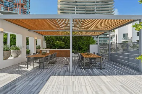 $7,500,000 | 801 South Pointe Drive, Unit PH602, Miami Beach, FL 33139