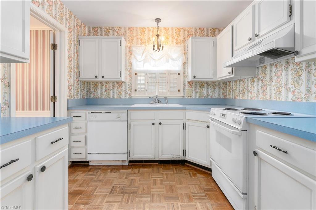 3507 Charing Cross Road Greensboro, NC 27455 - Photo 11 of 30 Gallery Image 11
