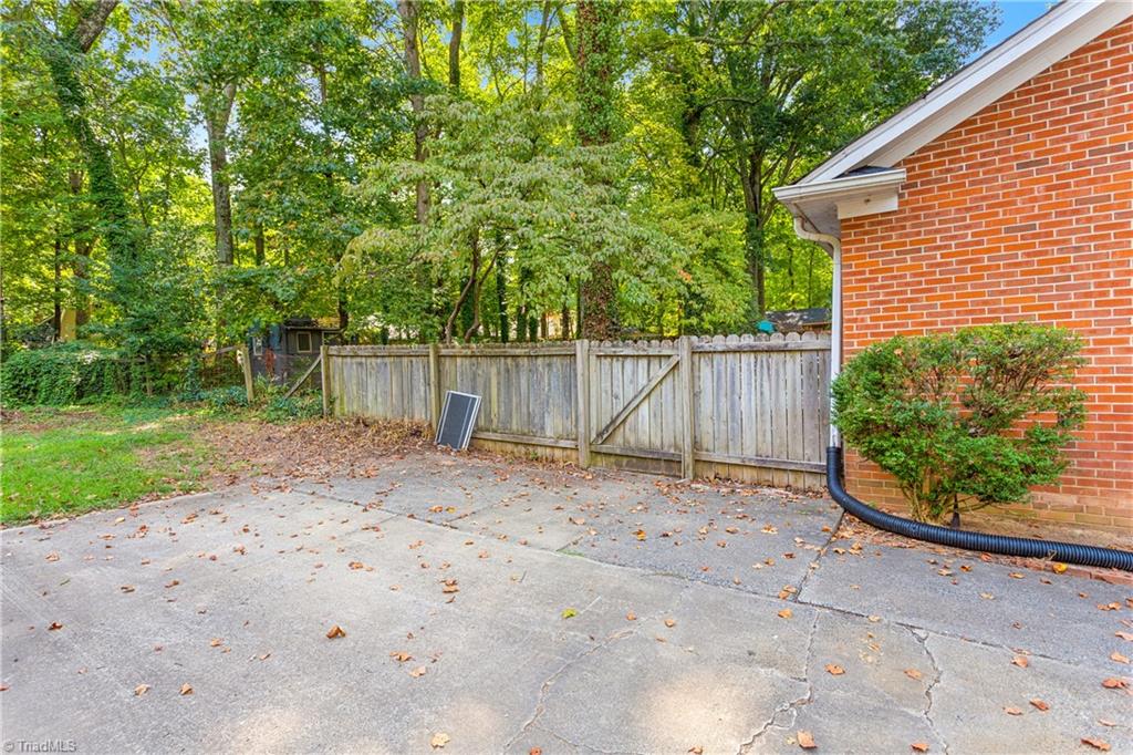 3507 Charing Cross Road Greensboro, NC 27455 - Photo 26 of 30 Gallery Image 26