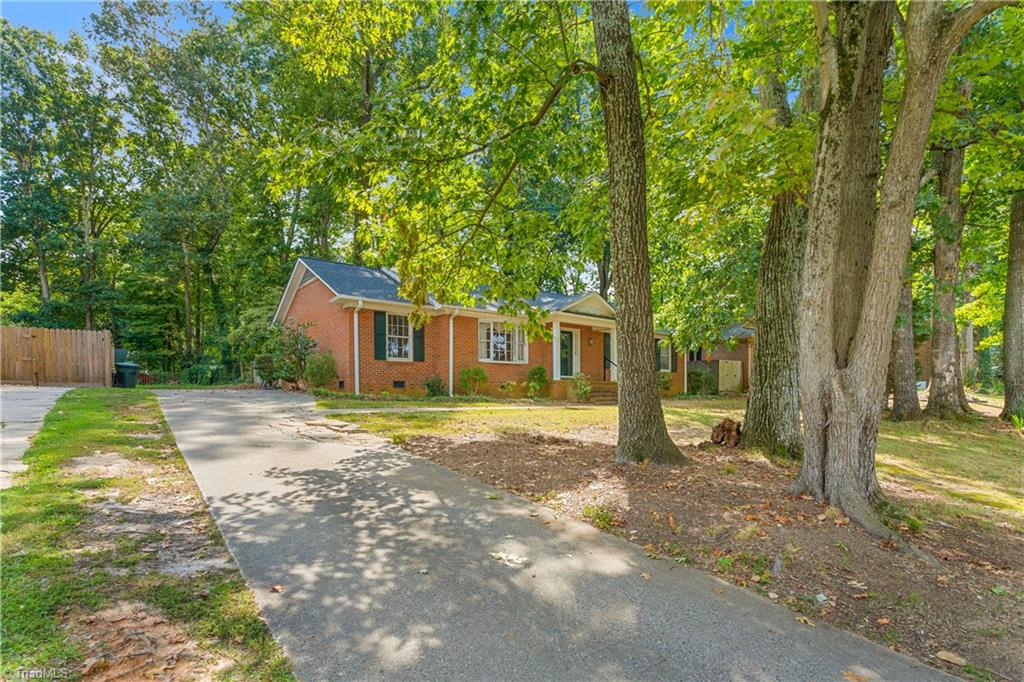3507 Charing Cross Road Greensboro, NC 27455 - Photo 4 of 30 Gallery Image 4