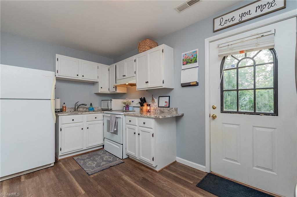 105 Locust Road King, NC 27021 - Photo 12 of 28