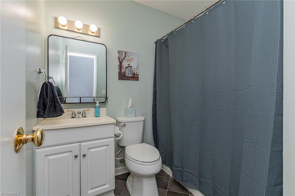 105 Locust Road King, NC 27021 - Photo 16 of 28 Hall bath