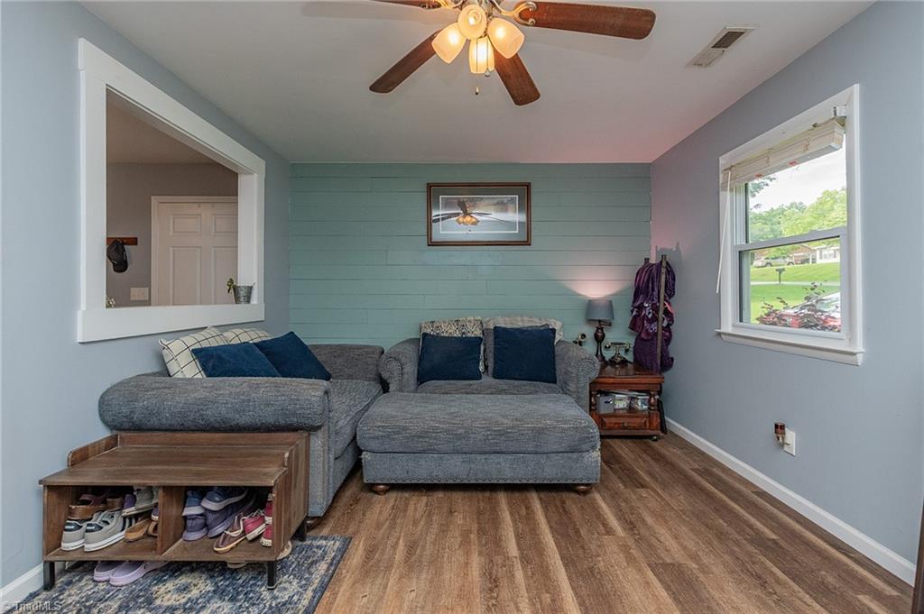 105 Locust Road King, NC 27021 - Photo 7 of 28