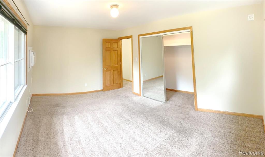 2880 Ridge Road White Lake, MI 48383 - Photo 17 of 51