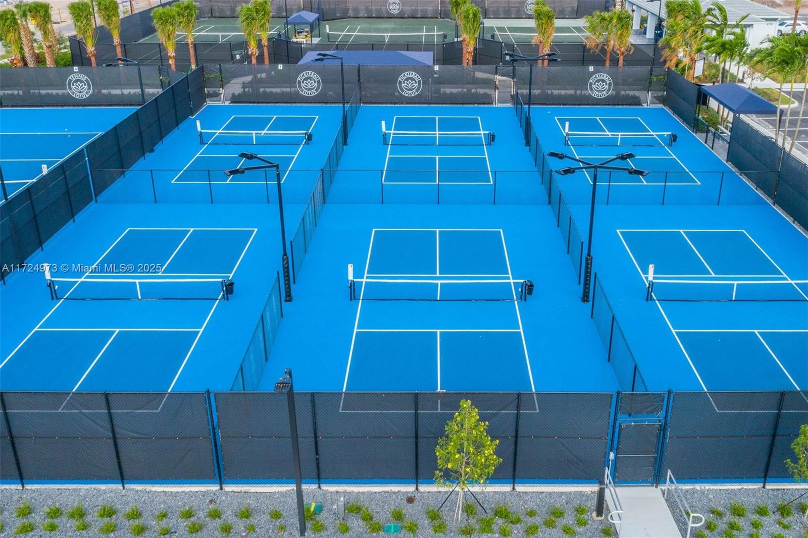 8853 New River Falls Road Boca Raton, FL 33496 - Photo 26 of 35 a view of outdoor space